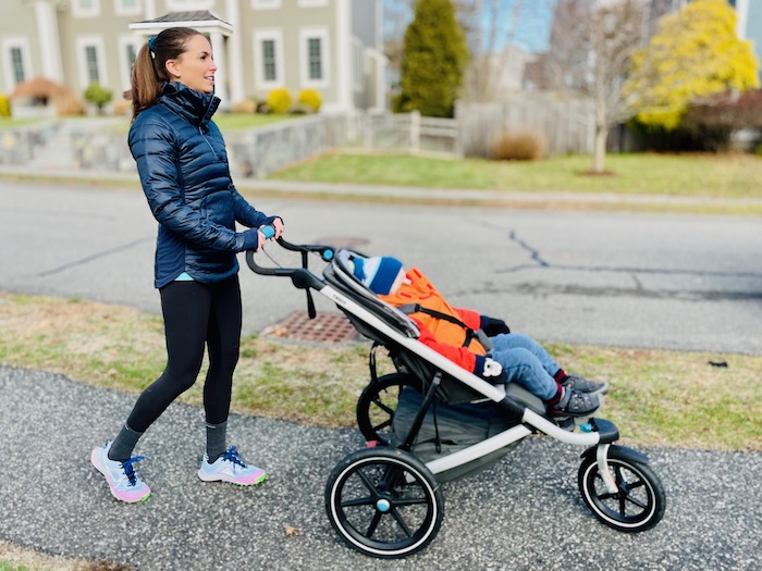 Walking with the Thule Urban Glide 2