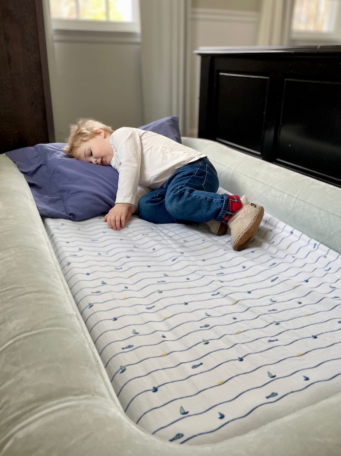 Intex child travel discount bed