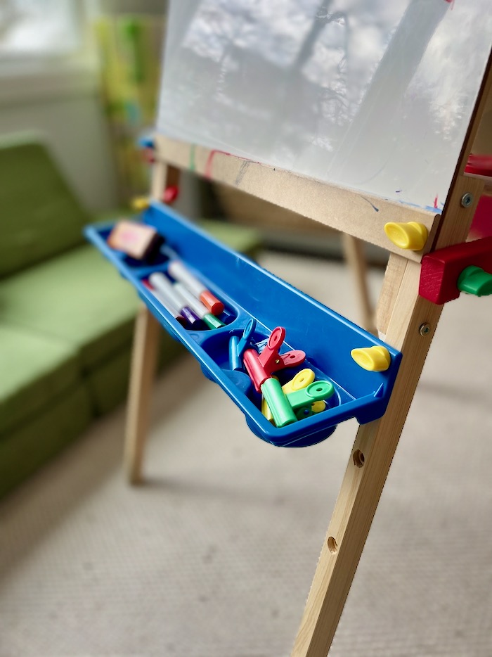 Melissa & Doug standing easel tray and clips