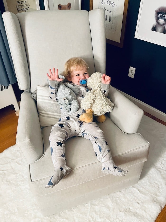 What to look for in a glider or rocking chair for your baby nursery